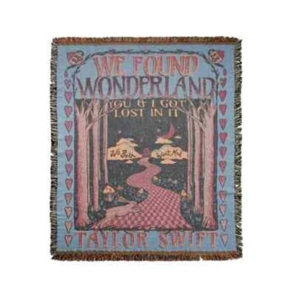 Official Taylor Swift 1989 We Found Wonderland Woven Tapestry Blanket - Picture 1 of 2